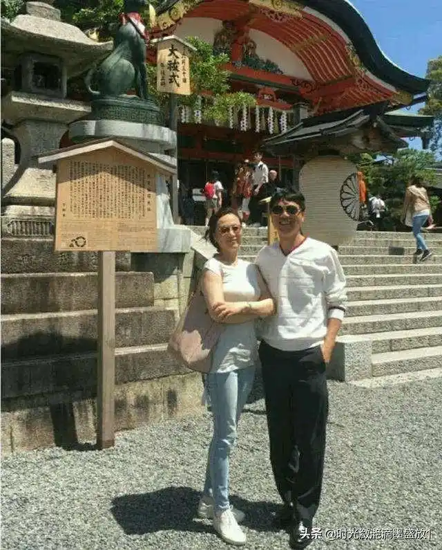 "国乒"江嘉良:娶当红吴玉芳,妻子为爱隐退,32年婚姻幸福