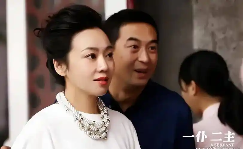 张嘉译目前已经参演了106部电视剧,因为《半路夫妻》里的前夫,被大家