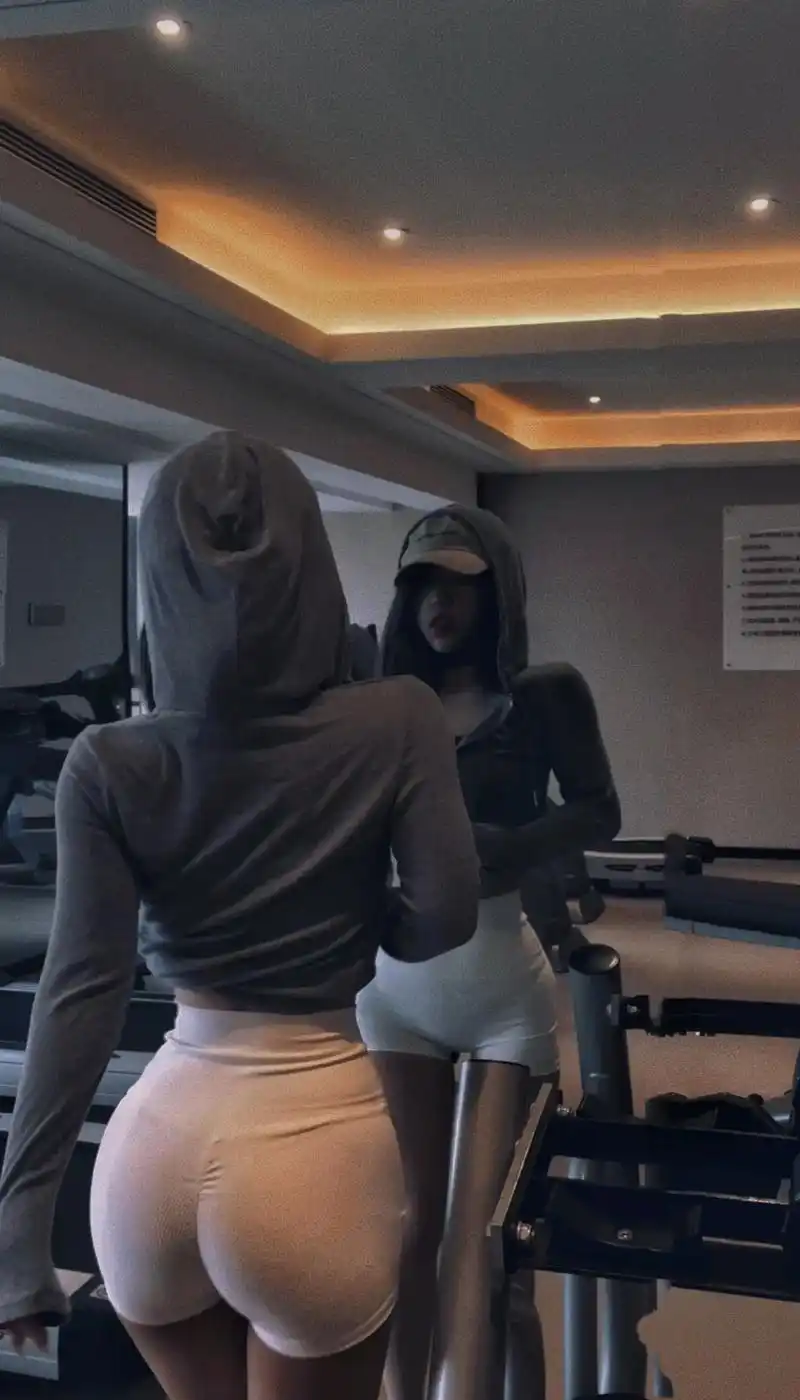 健身女孩短裤合集,开春再战!宝儿,刷到这个视频就是提醒你别再 - 抖音