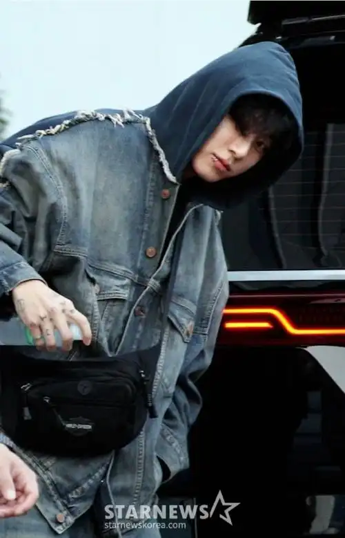 人气歌谣上班 新闻图bts 柾国 "向通宵一直在等待着的army们问好"