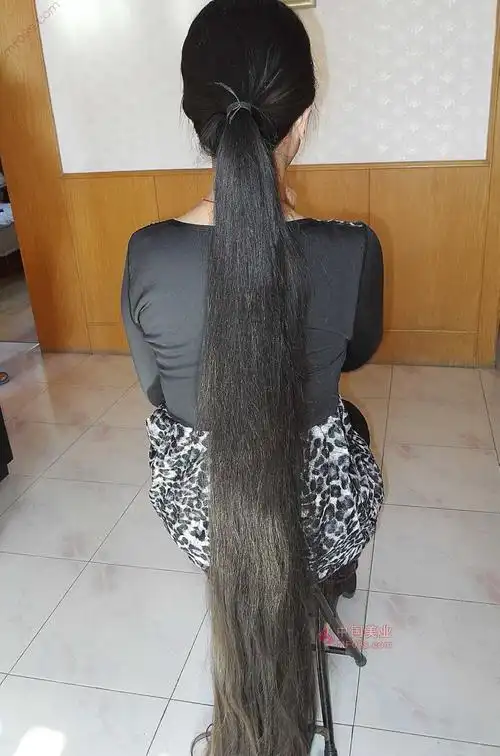 剃光高挑女士的过地超长发-爱的边缘168(66)