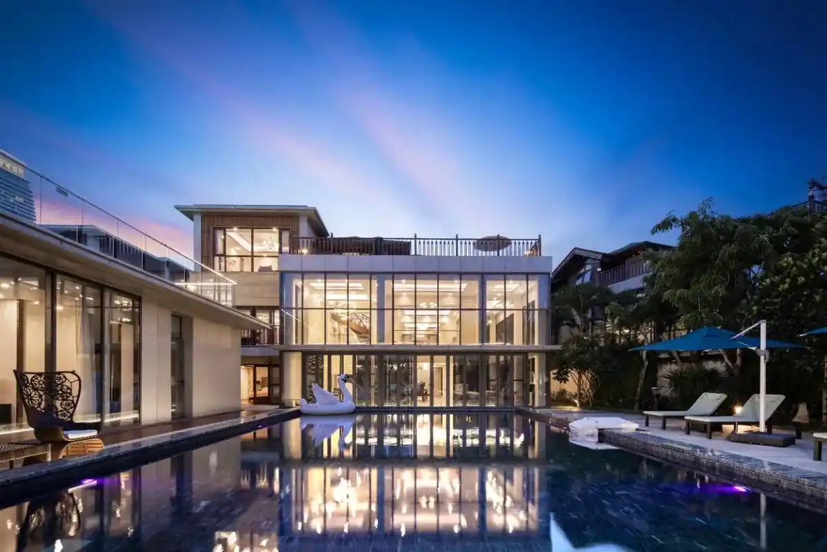 海棠湾海边最大的8卧室泳池别墅.#别墅,位于三亚国家海岸海棠 - 抖音