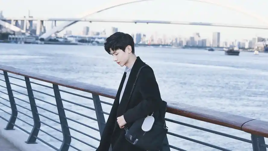 白敬亭 明星风尚壁纸【2】