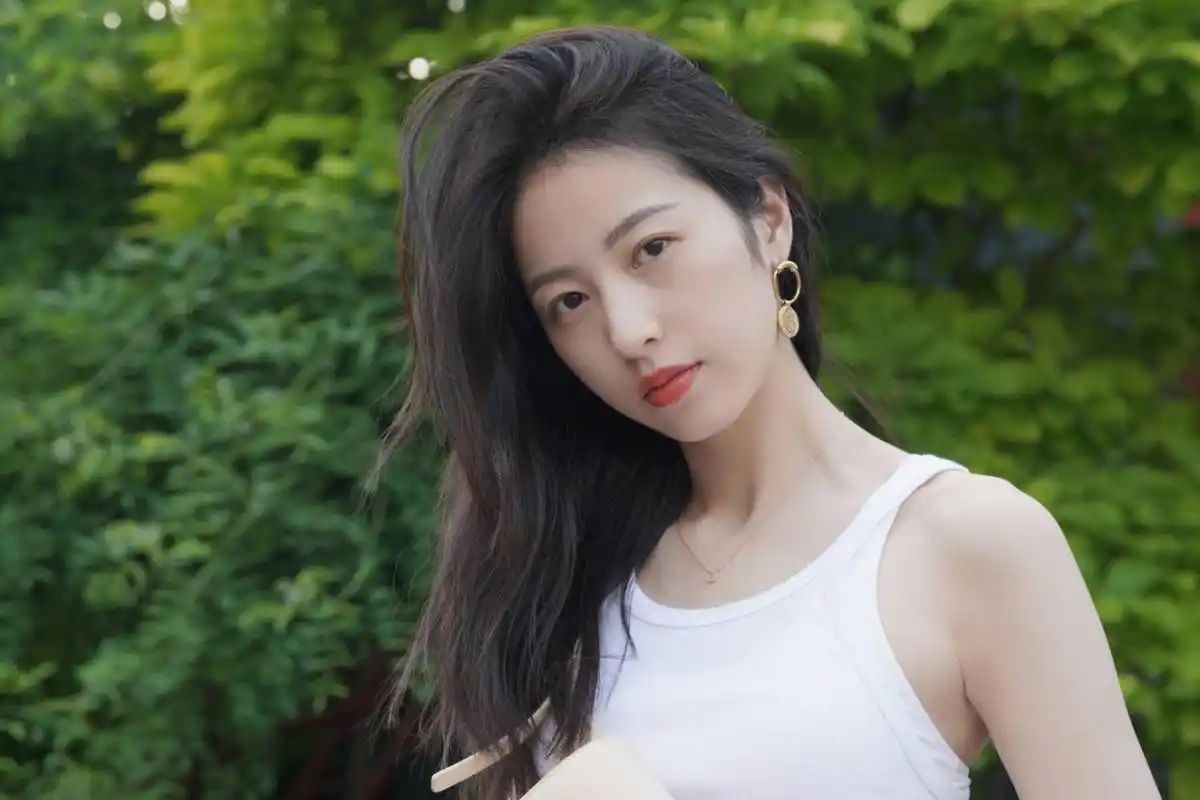 长得不好看的女生,只要做好这三件事,就能比普通女人更有魅力!