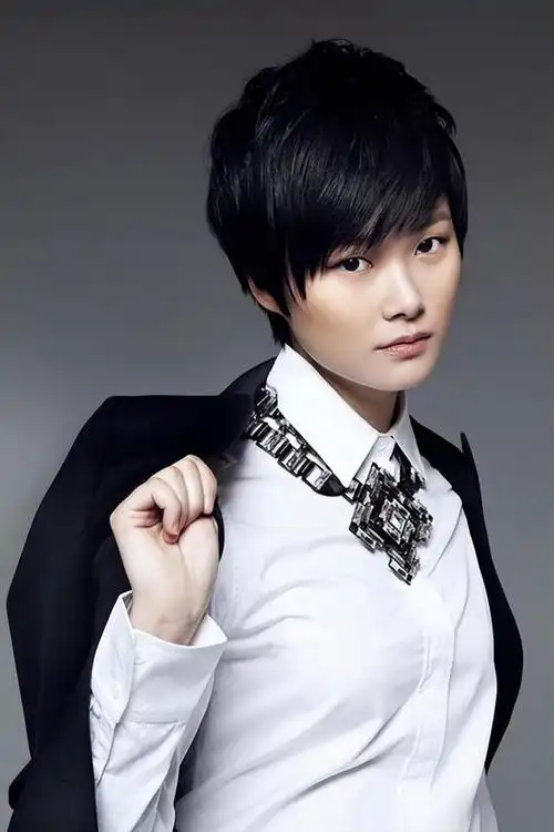 歌手李宇春:不恋爱不结婚,坦诚地自曝患病,她到底图了个什么?