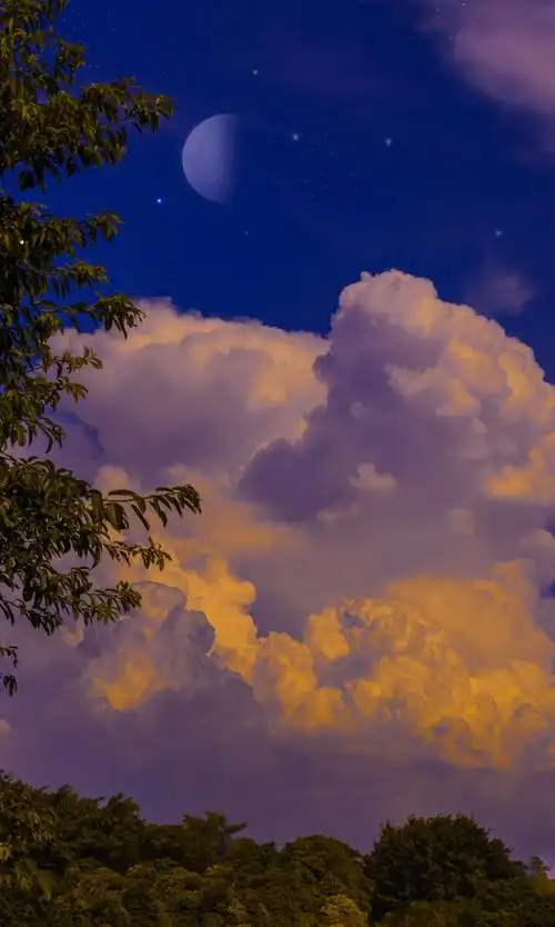 落日下的云朵最是温柔了呢