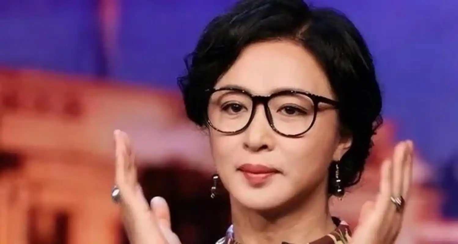 "金星很不屑地回答:"动心?