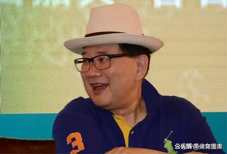 让他参与主持名人访谈节目《可凡倾听》.