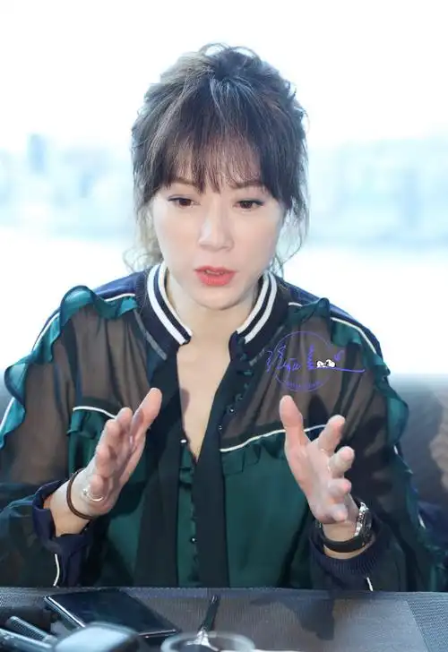 张可颐优雅温婉写真图片