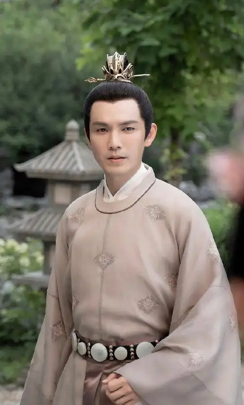 倾城亦清欢官宣##钟汉良说新剧海报要开灯看