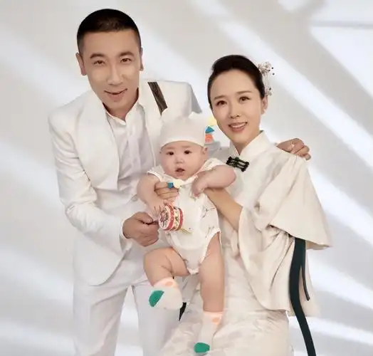 结语:颜丹晨结婚后,成了一个"十指不沾阳春水"的小女人,如今幸福美满.