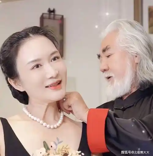 半年为张纪中取卵七十颗,如今又怀上三胎,小三上位的杜星霖真狠