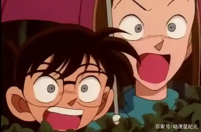 柯南四大吃醋时刻,小兰挽上了别人的胳膊!来感受下死神的眼神!