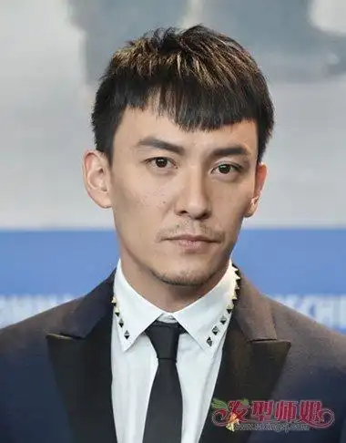 男生发型 男生短发 >> 男生碎刘海发型图片 剪出的帅气造型帅男的碎发