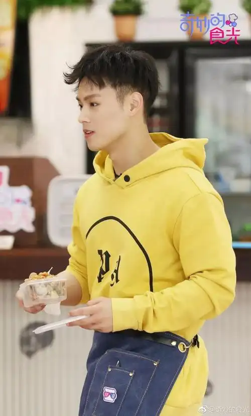 温润公子董又霖随身带假蛇芭姐不信