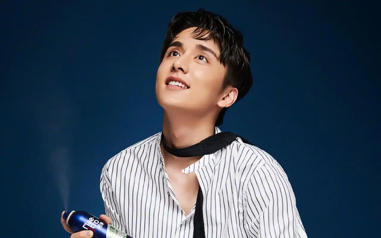 张新成超帅时尚写真壁纸_你好旧时光林杨