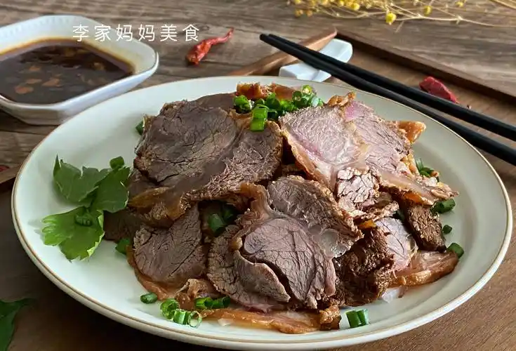 年夜饭,3道"硬"菜提前做好,二次加热更香,随吃随取,特省事_卤牛肉_成