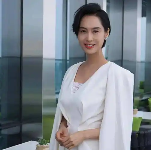 香港女明星你最喜欢谁,赵雅芝排第9,你猜第一是谁_李嘉欣_祖贤_朱茵