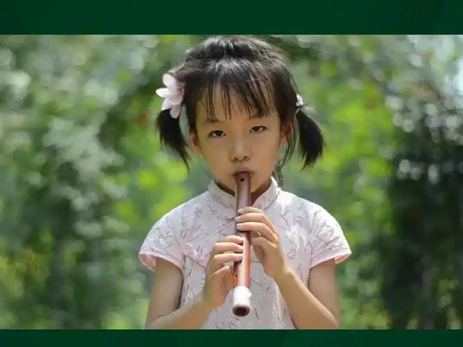 米拉吹竖笛第一首