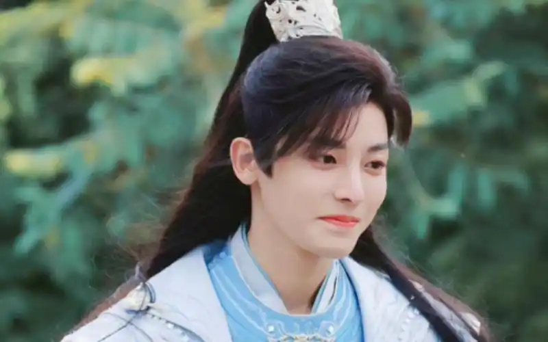 【侯明昊】少年白马醉春风路透,救命98,起猛了,简直帅炸天!