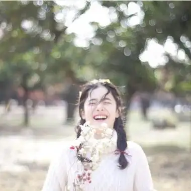 爱笑女头像 爱醒了痴痴的笑了_女生头像_520头像网