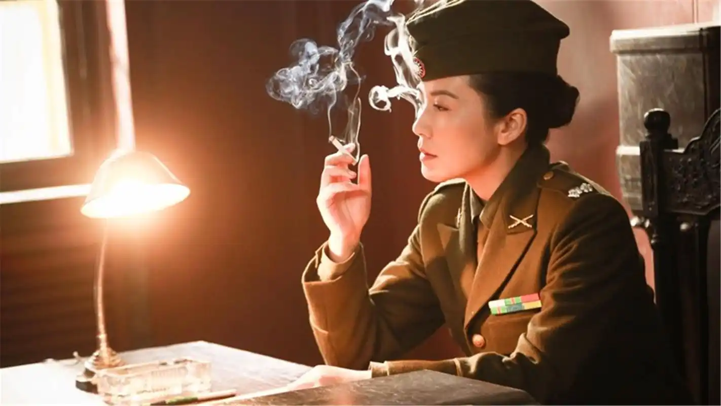 父亲的身份俞飞鸿吸烟剧照图片桌面壁纸