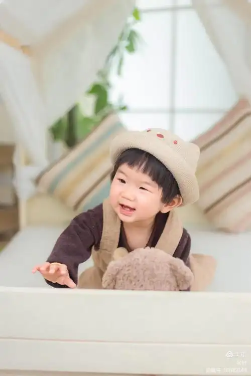 宝宝周岁艺术照2019年