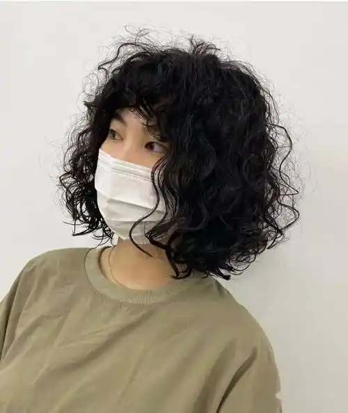 " 短发全头烫 " ,简单很耐看._发型_中国_jfxxsp