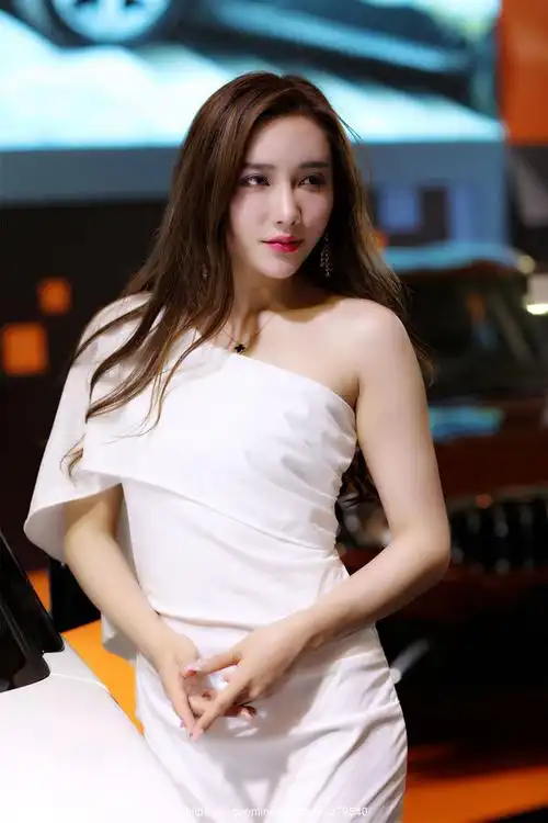 广州美女车模