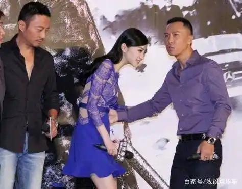 成龙不敢碰她,甄子丹搂不到她,王思聪不敢撕她,却被他当众亲了_景甜