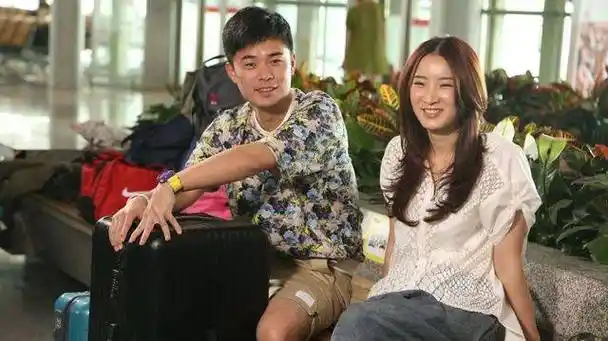 陈赫张子萱高调秀恩爱,张子萱照顾术后陈赫,换药熬汤很贤惠_婚姻_生活