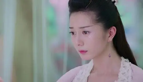 留意到了,甚至还觉得是这部电视剧中最美的女演员,而扮演牡丹长芳主的