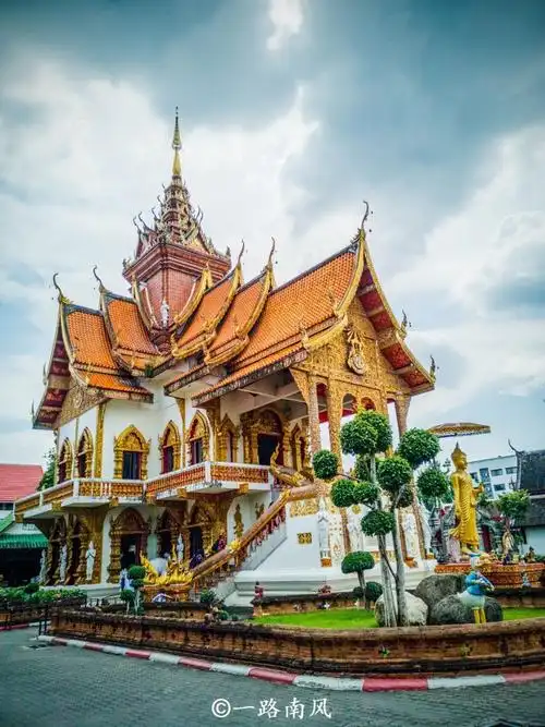 【携程攻略】清迈花宫庙景点,布帕兰寺在清迈塔佩门