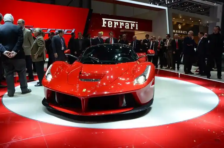 法拉利推全球限量版超跑重赏明年车手冠军