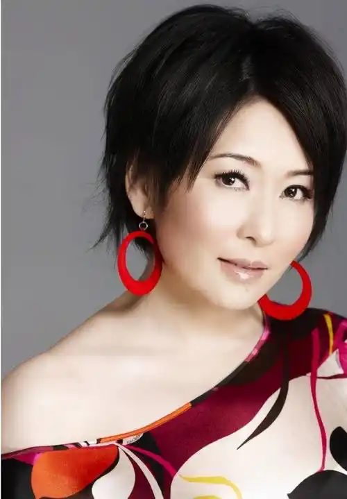 50岁女星斥巨资生子,只因小12岁丈夫世代单传,曾被嘲老女人_张秀卿