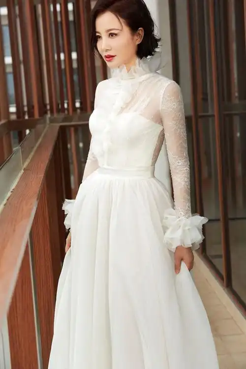 陶红时尚写真曝光 优雅迷人演绎极致高级感