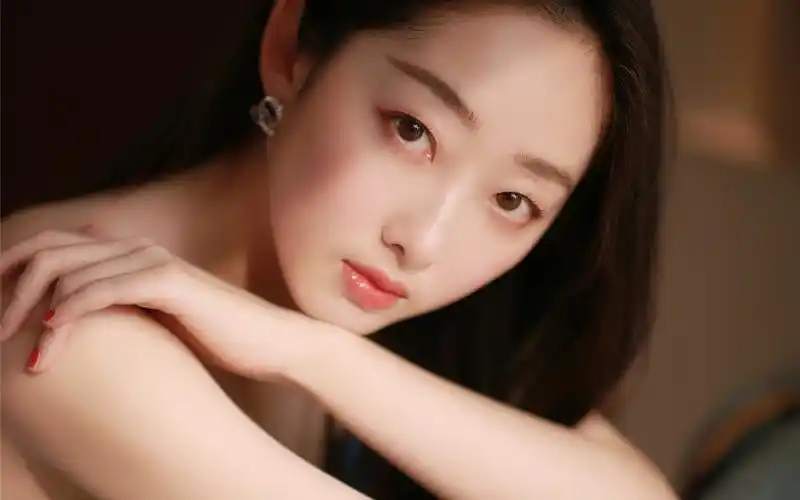 蒋梦婕优雅质感性感图片桌面壁纸