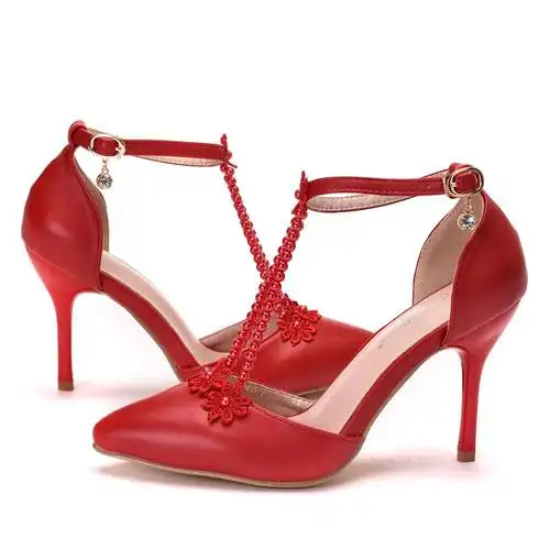 9厘米红鞋细跟尖头串珠大码高跟凉鞋一字扣带尖头女凉鞋红鞋婚礼