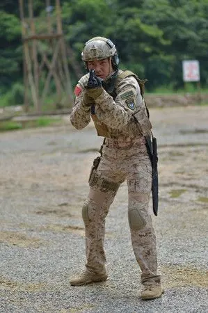 《特种兵之火凤凰》热播 郝率全心投入望获认可