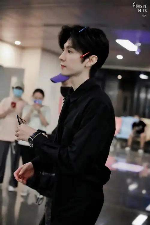 3730侧脸帅哥07@陈哲远