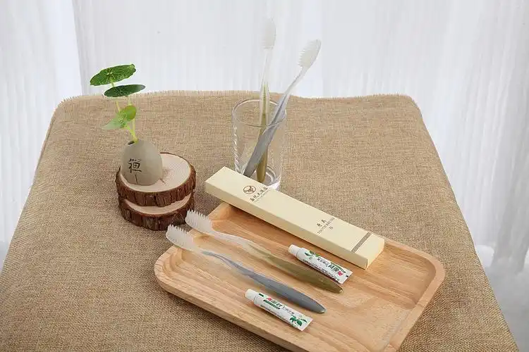 酒店一次性用品 宾馆客房软毛软塑华侨牙刷洗漱套装定制厂家批发