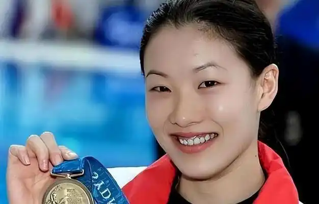 伏明霞跳水冠军变全职太太嫁二婚富豪丈夫直言是为了爱情