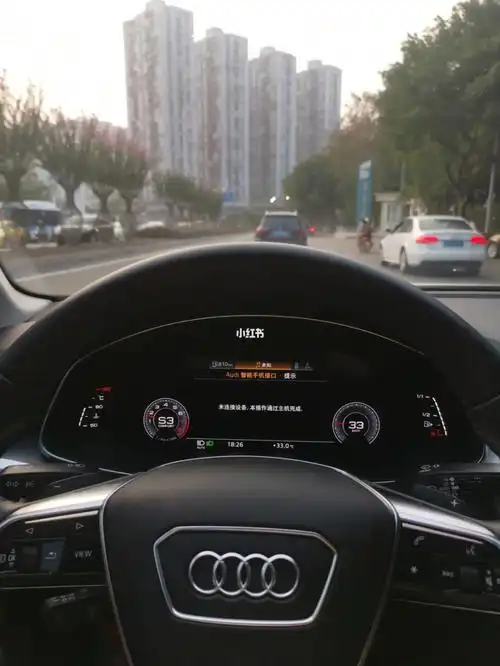 女的开车内后视镜是不是都是照自己的