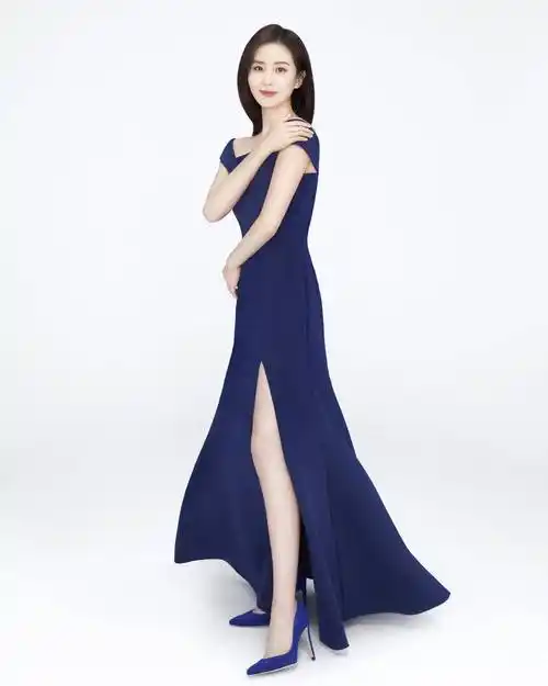 不甘平凡的女人都很注重穿搭看刘诗诗就知道衬衫配阔腿裤太美