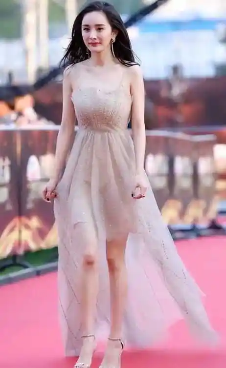 杨幂旗下艺人反咬一口,如今落魄到无戏可拍