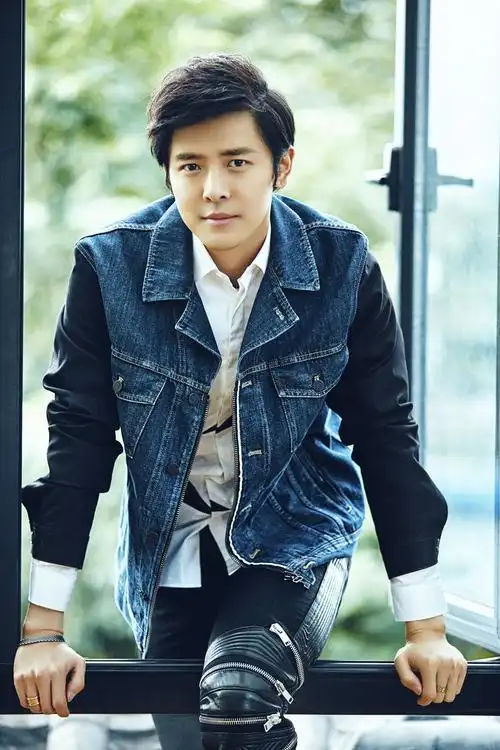 付辛博最新写真曝光 青涩男孩蜕变成熟演技派