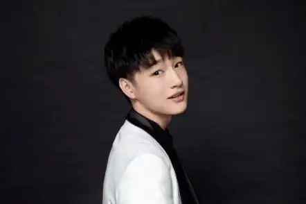 罍街9周年快手千万粉丝主播空降合肥逛罍街炸罍子