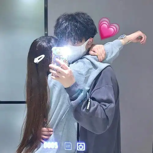 甜甜的情侣拍照姿势搂腰拍真的好甜啊