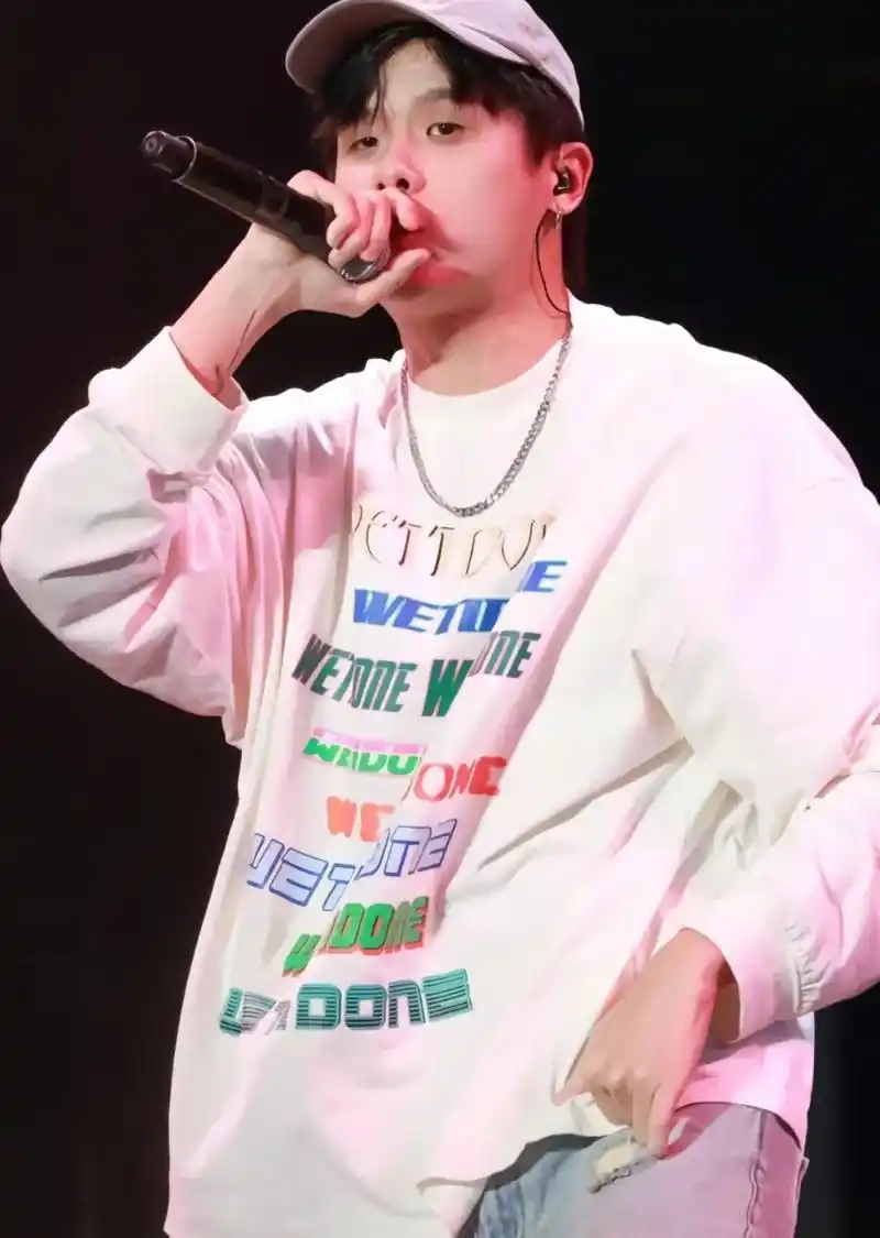 说唱歌手 #酷男孩 法老帅照要的自取么么#法老 - 抖音