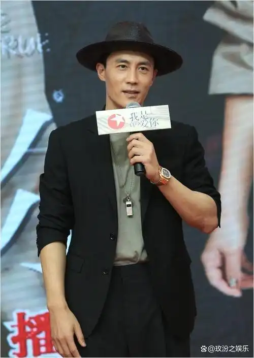 哇哦,等到10岁那年,加上杜淳基本功扎实,他居然考入了中央民族大学